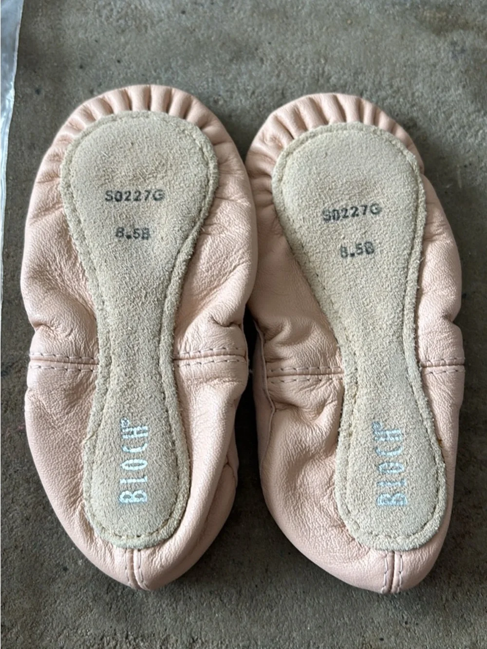 Toddler blotch bell belly slipper size 8.5 A-4